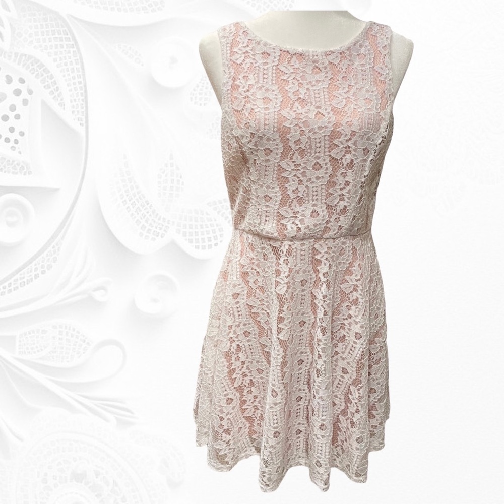 SPEECHLESS Fit & Flare Dress, Sleeveless, White Lace with Blush Lining, Mini